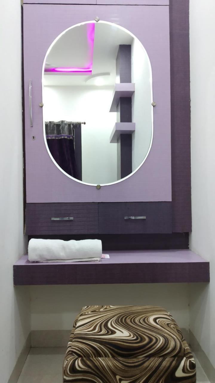 Hotel Nikunj Ashta  Habitación foto